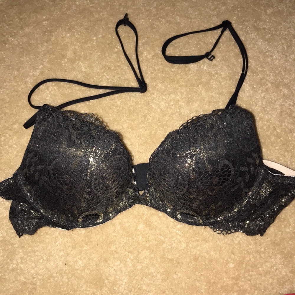 Victoria’s Secret 32A padded lacy beautiful bra